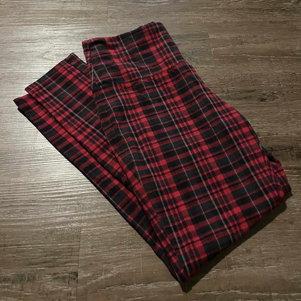 Black and Red Plaid Leggings Elastic Stretchy Skinny Black Red White High Rise